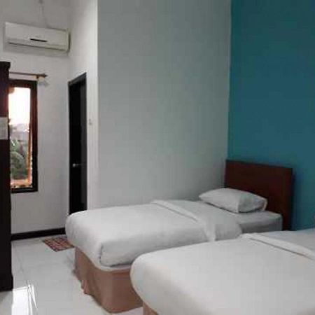 Reddoorz At Hotel Rumberpon Sorong Exteriér fotografie