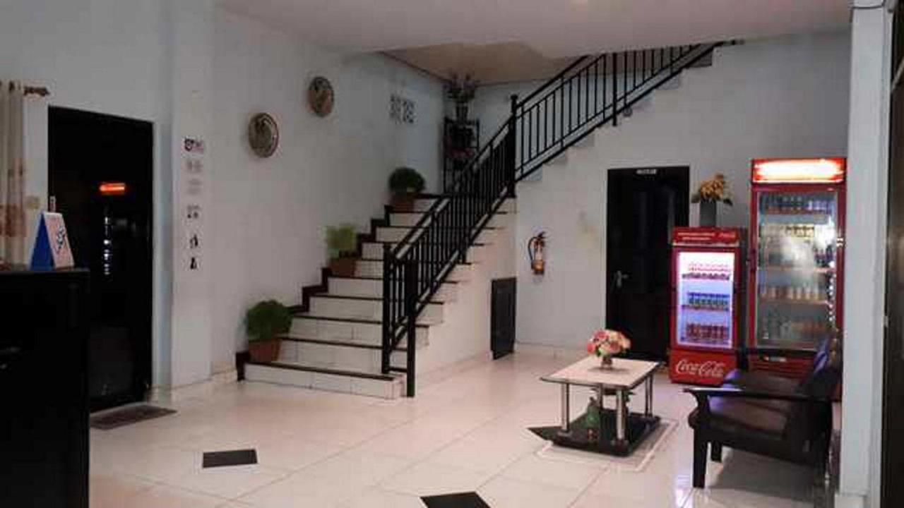 Reddoorz At Hotel Rumberpon Sorong Exteriér fotografie