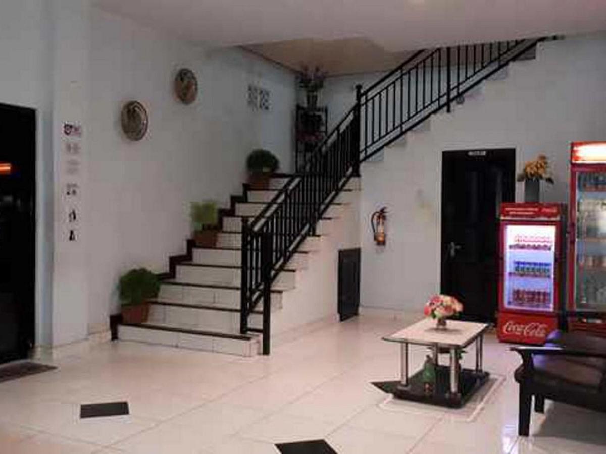 Reddoorz At Hotel Rumberpon Sorong Exteriér fotografie