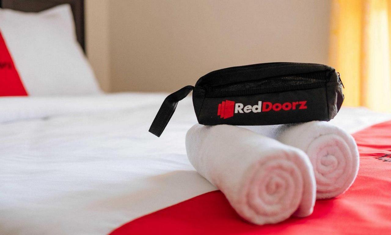 Reddoorz At Hotel Rumberpon Sorong Exteriér fotografie